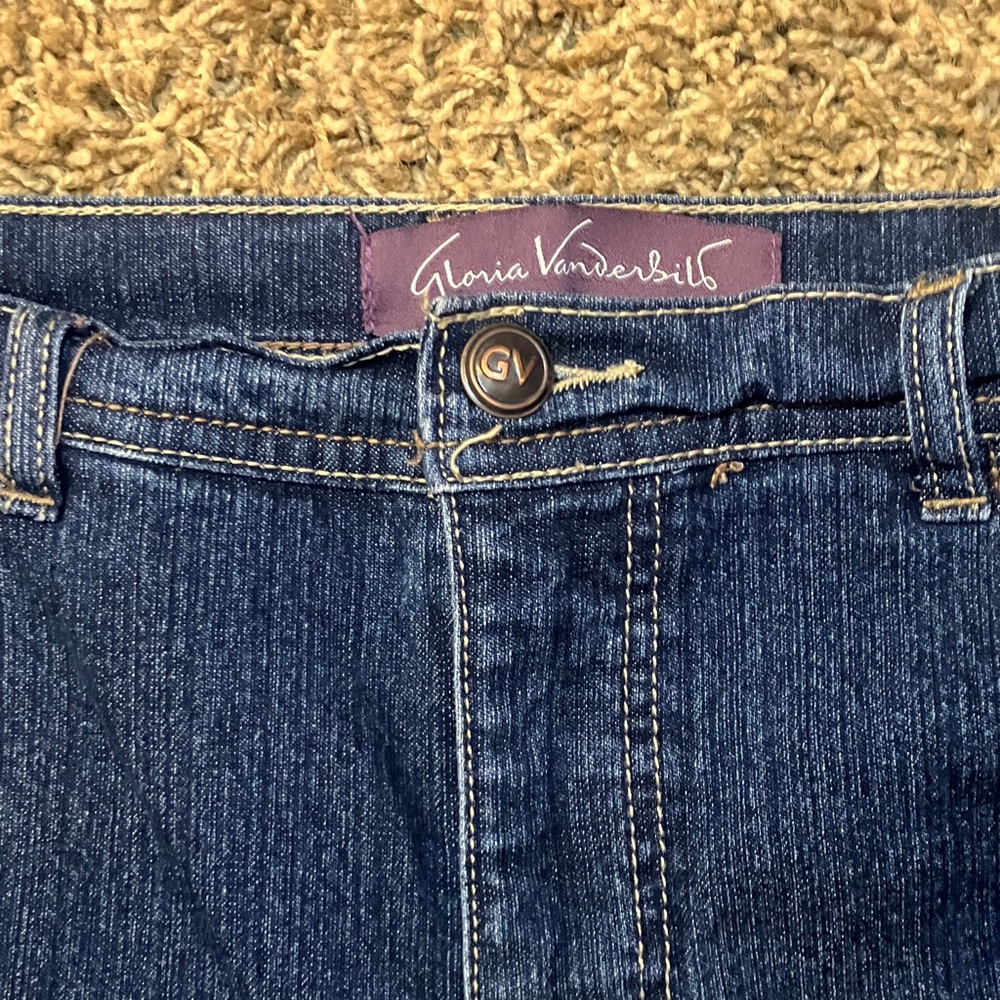 Gloria Vanderbilt Amanda Indigo Denim Shorts - Picture 2 of 6